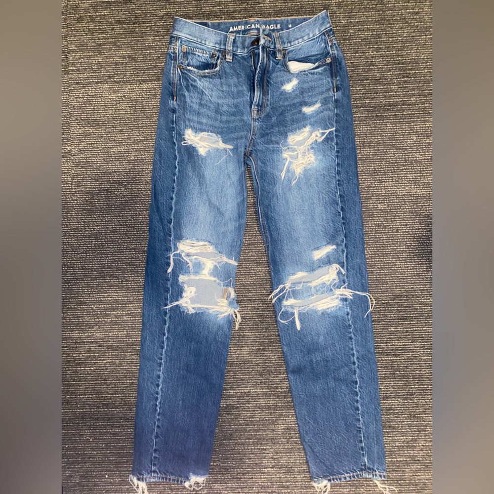 American eagle distressed 90s boyfriend jeans